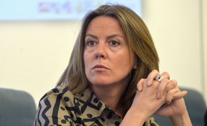 Sanità. Lorenzin, potenziare il ruolo delle farmacie