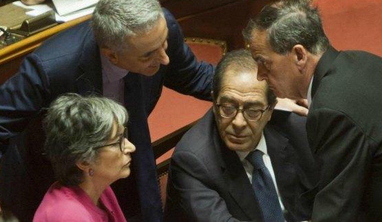 Immunità, emendamento della discordia. Finocchiaro: “Gratitudine non di questo mondo”