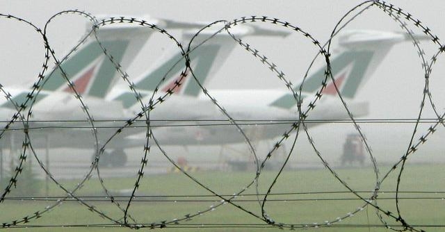 Alitalia Etihad, ricomincia il ricatto. Se volete salvare l’azienda via i lavoratori