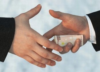 Anticorruzione. Schiavella (Fillea Cgil): bene Cantone sugli appalti. Male il decreto del governo