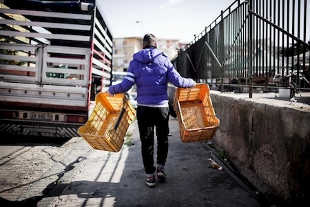 Lavoro minorile. Save the Children, sono 260mila i minori coinvolti