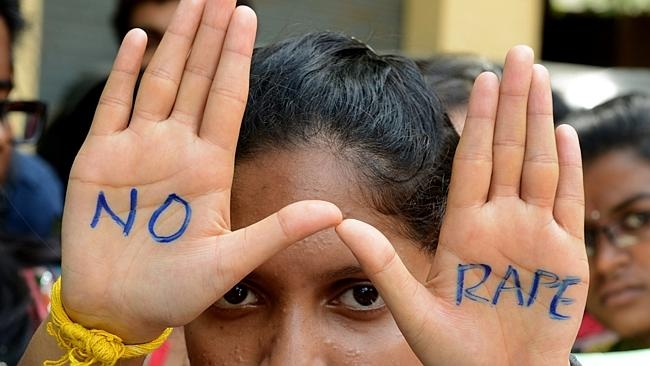 Pakistan. Ragazza rifiuta proposta di matrimonio e viene arsa viva dal pretendente respinto
