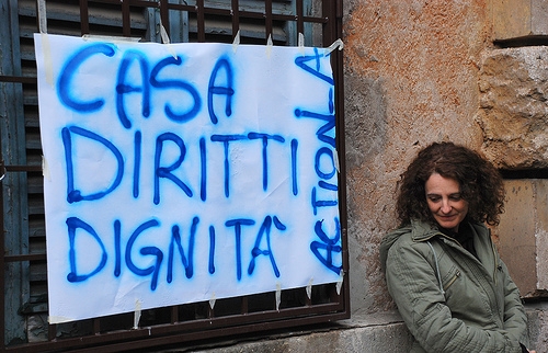 La casa è un diritto. I movimenti a Roma occupano la piramide Cestia