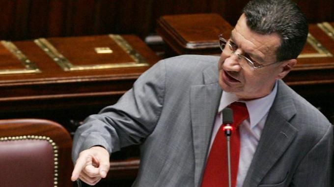 Senato. Chiti: calpestata la Costituzione, le Commissioni come organi di partito