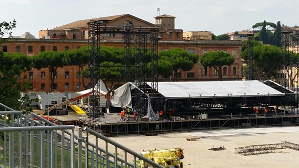 Rolling Stones: polemica tra Alemanno e Marino
