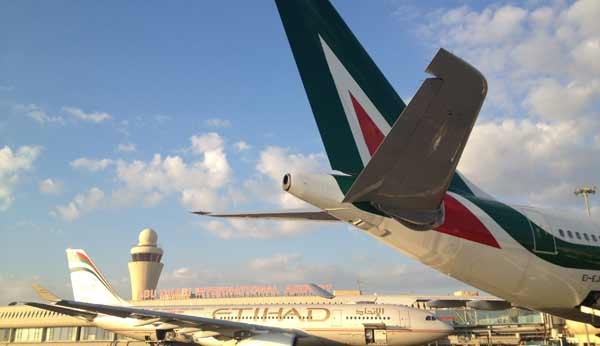 Alitalia Etihad domani incontro con i sindacati. Spunta la Ryanair