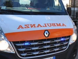 Ostia. Quindicenne sbatte la testa tuffandosi, lesioni alla spina dorsale