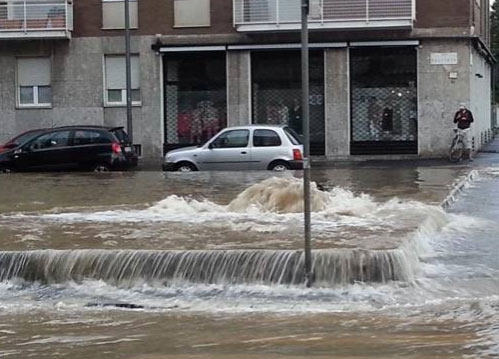 Milano, esondazione del Seveso. Voragine a Porta Romana
