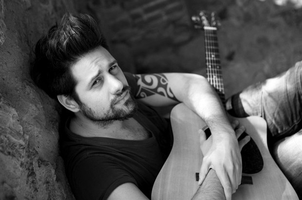 Intervista a Daniele  Ronda: “Ne ‘La Rivoluzione’ canto la gente che costruisce”
