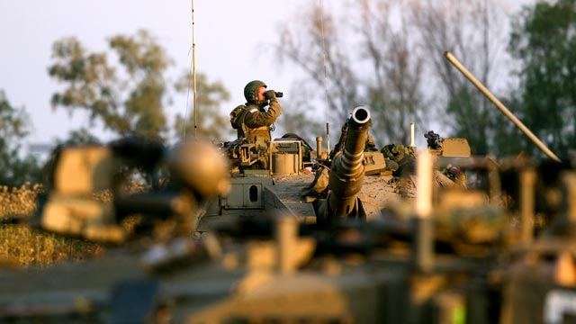Guerra a Gaza. 44 morti in un giorno. Sterminata una famiglia intera. VIDEO