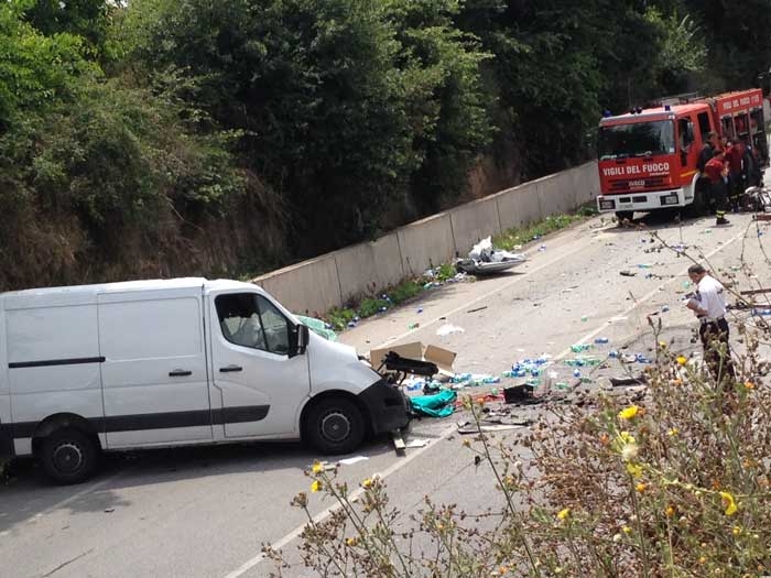 Roma. Incidente su Via Ardeatina. Muore giovane 30enne, un ferito. FOTO, VIDEO