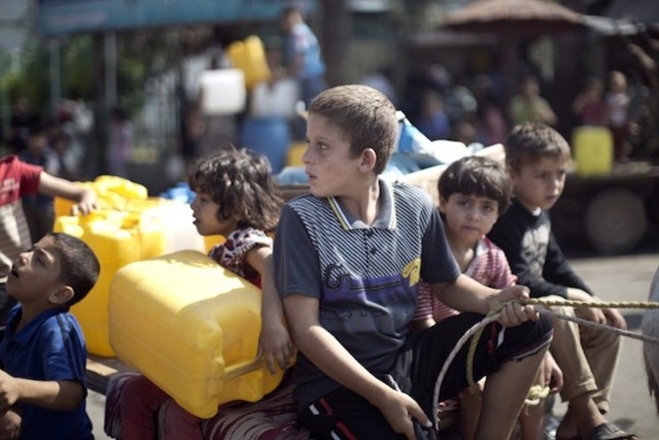 Gaza. Save the children, quasi un milione di bambini intrappolati senza elettricità. L’appello