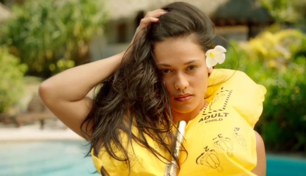 Air New Zealand. La dimostrazione sexy delle hostess scatena le polemiche. IL VIDEO