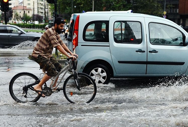 Nubifragi nel Nord Italia. Esonda il Seveso e allaga Milano