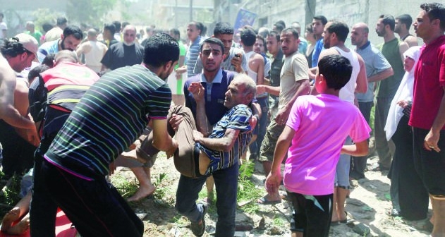 Gaza. Settimo giorno di raid. Migliaia in fuga verso la salvezza