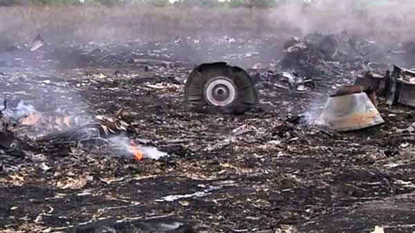 Ucraina. Aereo Malaysia abbattuto. 298 morti, 80 erano bambini. TUTTI I VIDEO