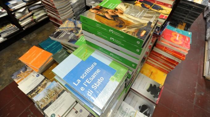 Scuola. Arriva la stangata dei libri. Codacons, intervenga il Miur