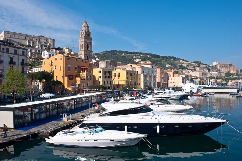 Bancarotta. Coniugi si rifugiano nello yacht per sfuggire alla condanna