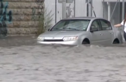 Detroit sommersa. Nubifragi mettono in ginocchio la ex capitale Usa. VIDEO