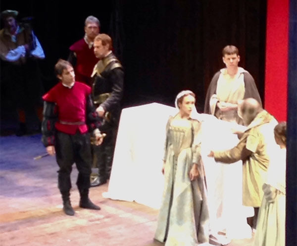 Globe Theatre. “Molto rumore per nulla”. Tarantella shakespeariana da bis. Recensione