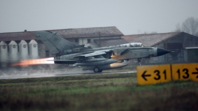 Scontro tornado. Ritrovati i corpi di due piloti. Le ricerche continuano. IL VIDEO