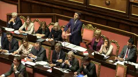 Grillini contro Renzi. “Comunista fallito”. IL VIDEO