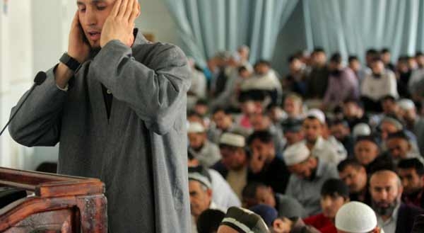 Francia. Imam condanna Isis: ‘Siamo anche noi sporchi francesi’
