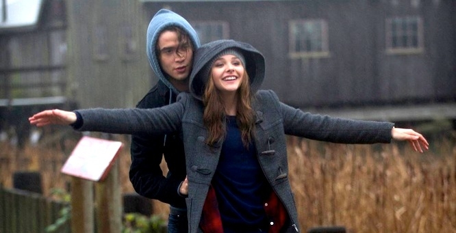 Resta anche domani (If I stay). Romantic- medical drama. Recensione. Trailer