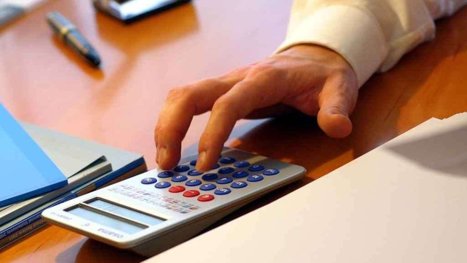 Confesercenti, la crisi la pagano le famiglie e le imprese. Stangata di tasse e imposte