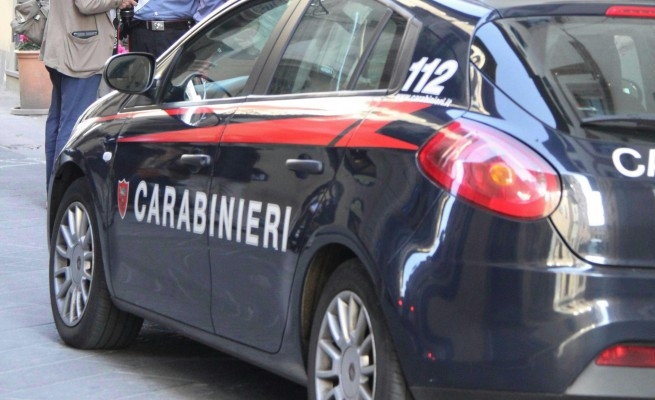 Accoltella il suocero che difende la figlia. Arrestato 35enne