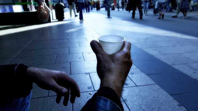 Aumenta la povertà. Italia più flessibile nei licenziamenti della Germania