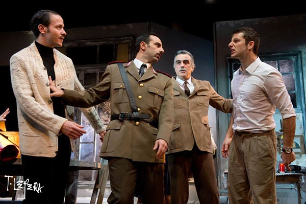Teatro Manzoni. ‘La spallata’ dal 30 settembre al 26 ottobre