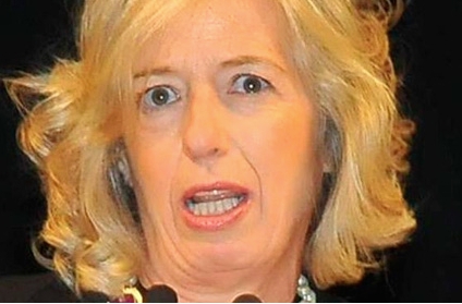 Gaffe della Giannini. Il ministro introduce l’inglese alle elementari. Peccato ci sia già. IL VIDEO
