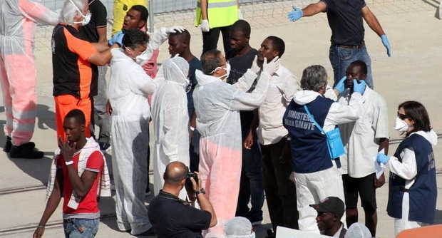 Immigrazione. Soccorsi 1656 migranti. SOS dal Canale di Sicilia