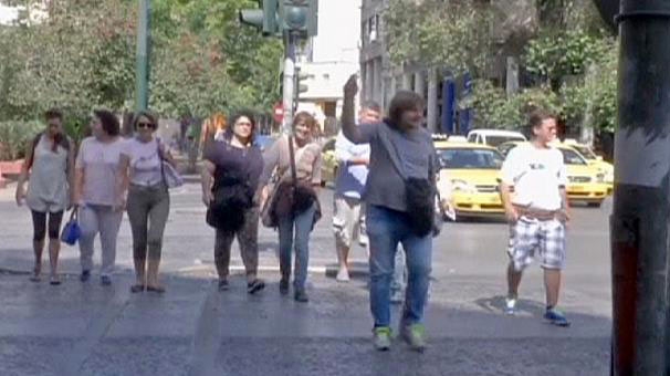 Atene. Giro turistico fra i barboni. IL VIDEO