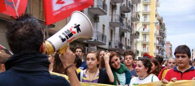 Tagli ad Università e ricerca. Il gioco delle tre carte di Renzi
