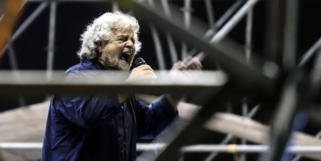 Al Circo Massimo, va in scena Grillo. Il movimento non si ferma