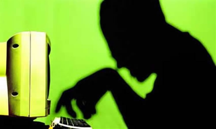 Pedofilia. Scoperto sito web con 700 bimbi violentati, anche neonati torturati