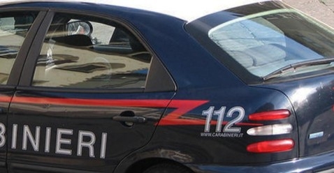 Stanca degli schiamazzi dei bambini accoltella la madre. Arrestata 28enne
