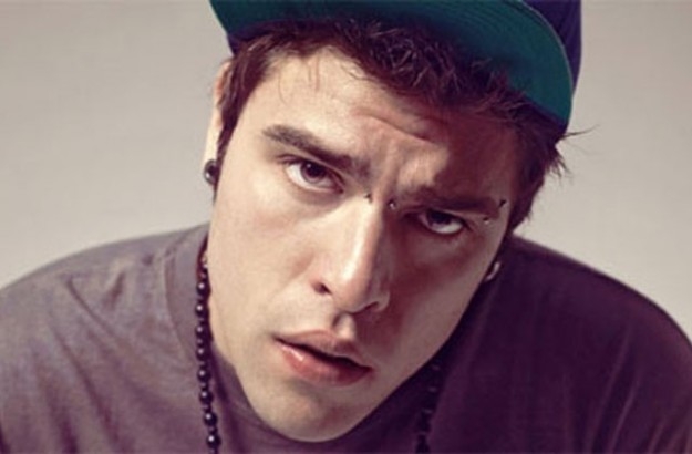 Il PD si fa nemico anche il rapper Fedez