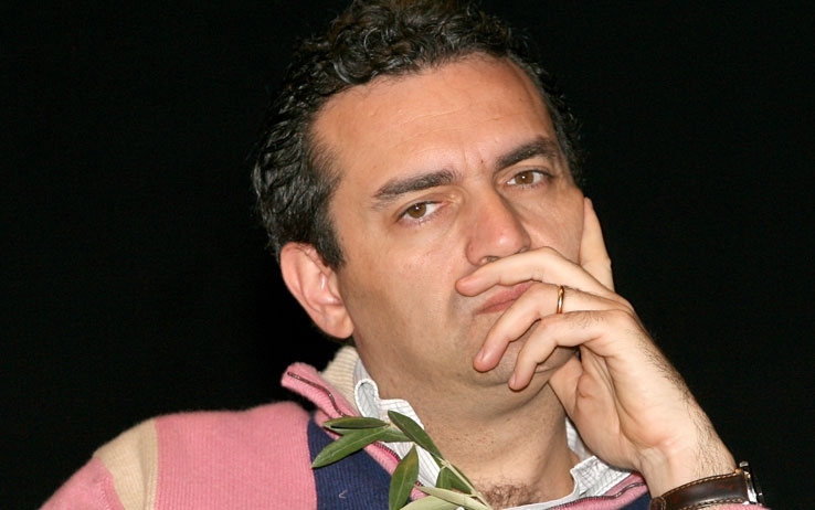 Why not. De Magistris, il prefetto firma la sospensione