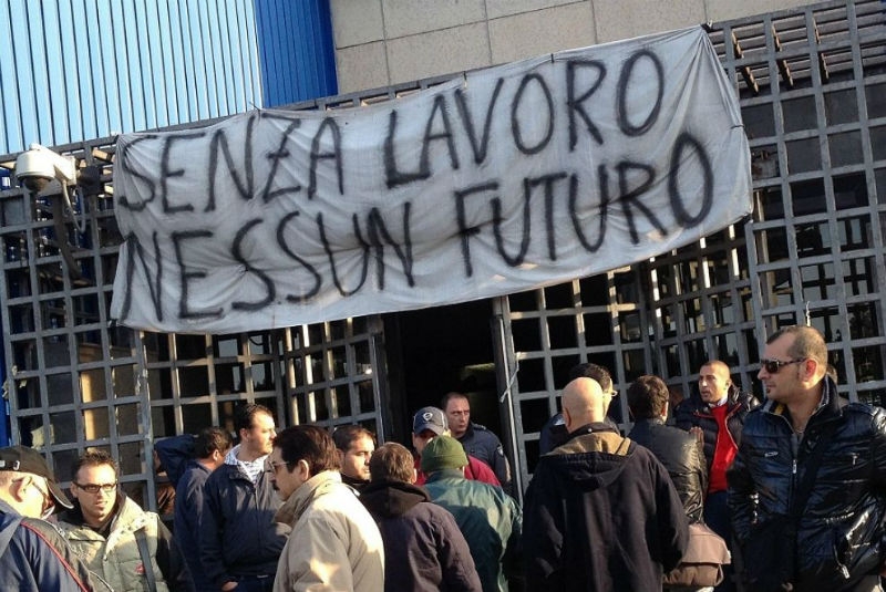 Consumi. Il 2014 un anno nero. Si deve ripartire dal lavoro