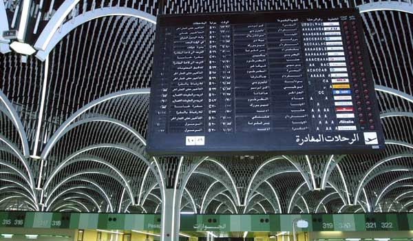 Le compagnie aeree fermano i voli su Baghdad