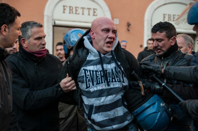 Tifosi Feyenoord. Gip convalida arresto 6 hooligans