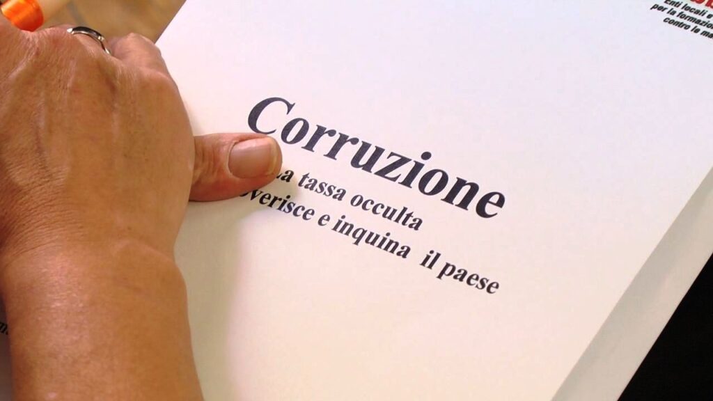 Corruzione. Lupi, non mi dimetto. Cantone, siamo senza strumenti