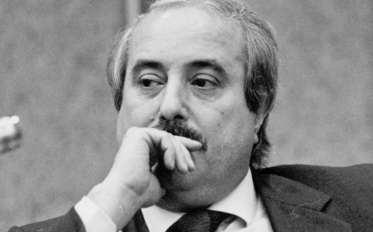 Falcone. Quando muoiono i servitori di uno Stato che non li protegge