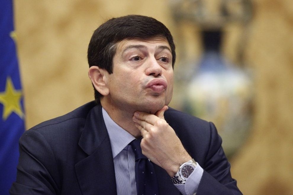 Grandi opere. Lupi non risponde. L’indignazione sale