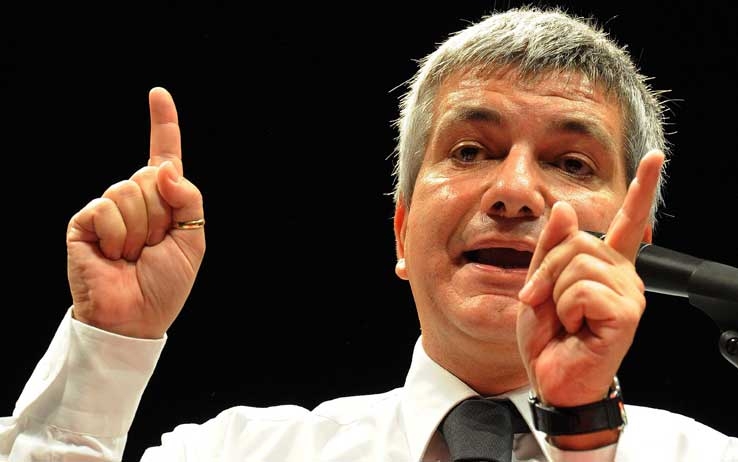 Vendola, Renzi è di destra anche quando finge lessico di sinistra