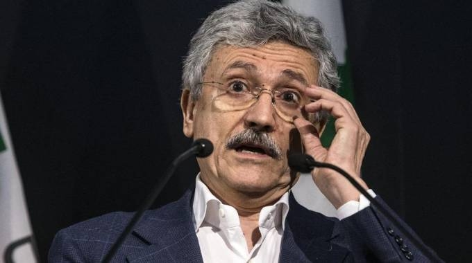 D’Alema attacca Renzi. Caos nel PD