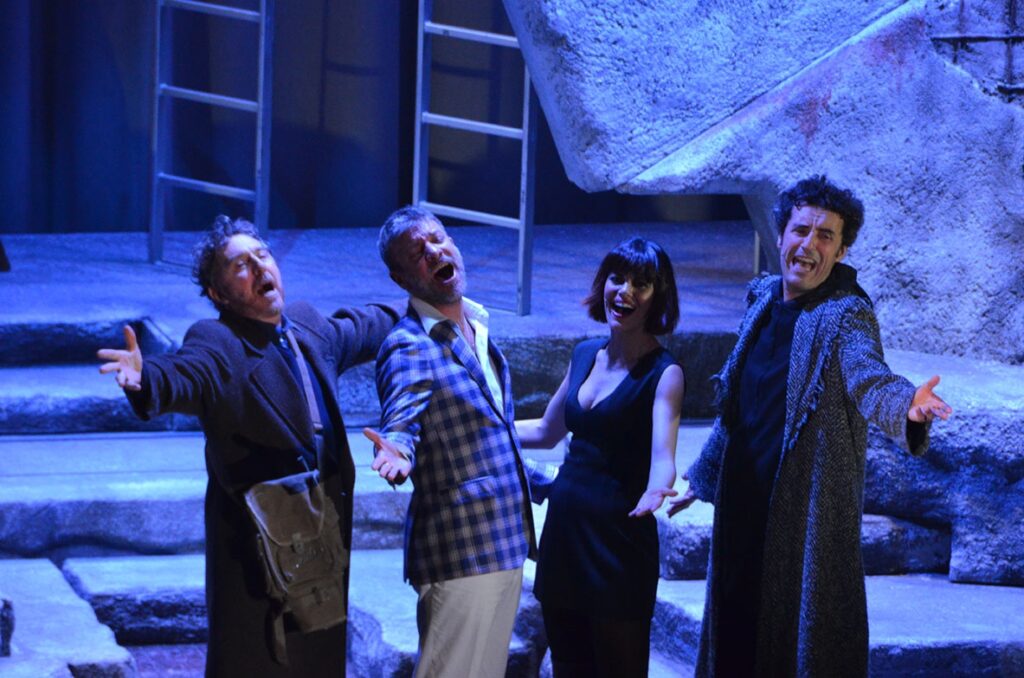 Teatro Sala Umberto. “Oggi sto da Dio”: da cogliere al volo. Recensione